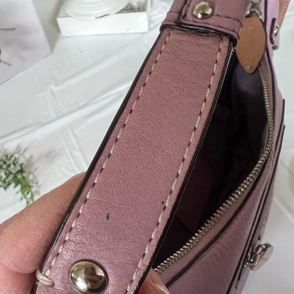 Coach Lilac Penelope Hobo Bag with Elegant Crescent Design - Picture 8 of 10